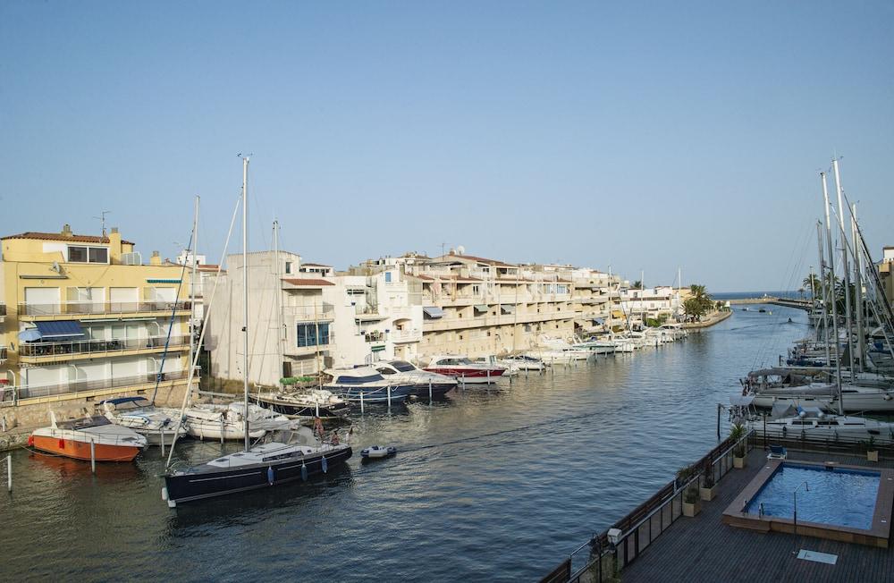 Pierre & Vacances Empuriabrava Marina Exteriör bild