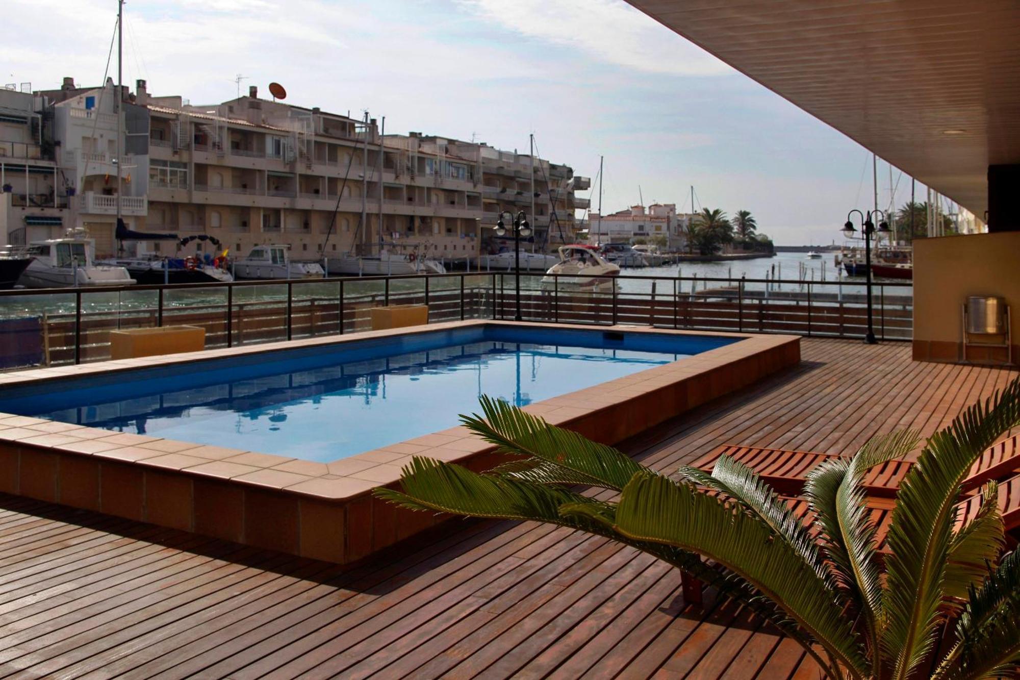 Pierre & Vacances Empuriabrava Marina Exteriör bild
