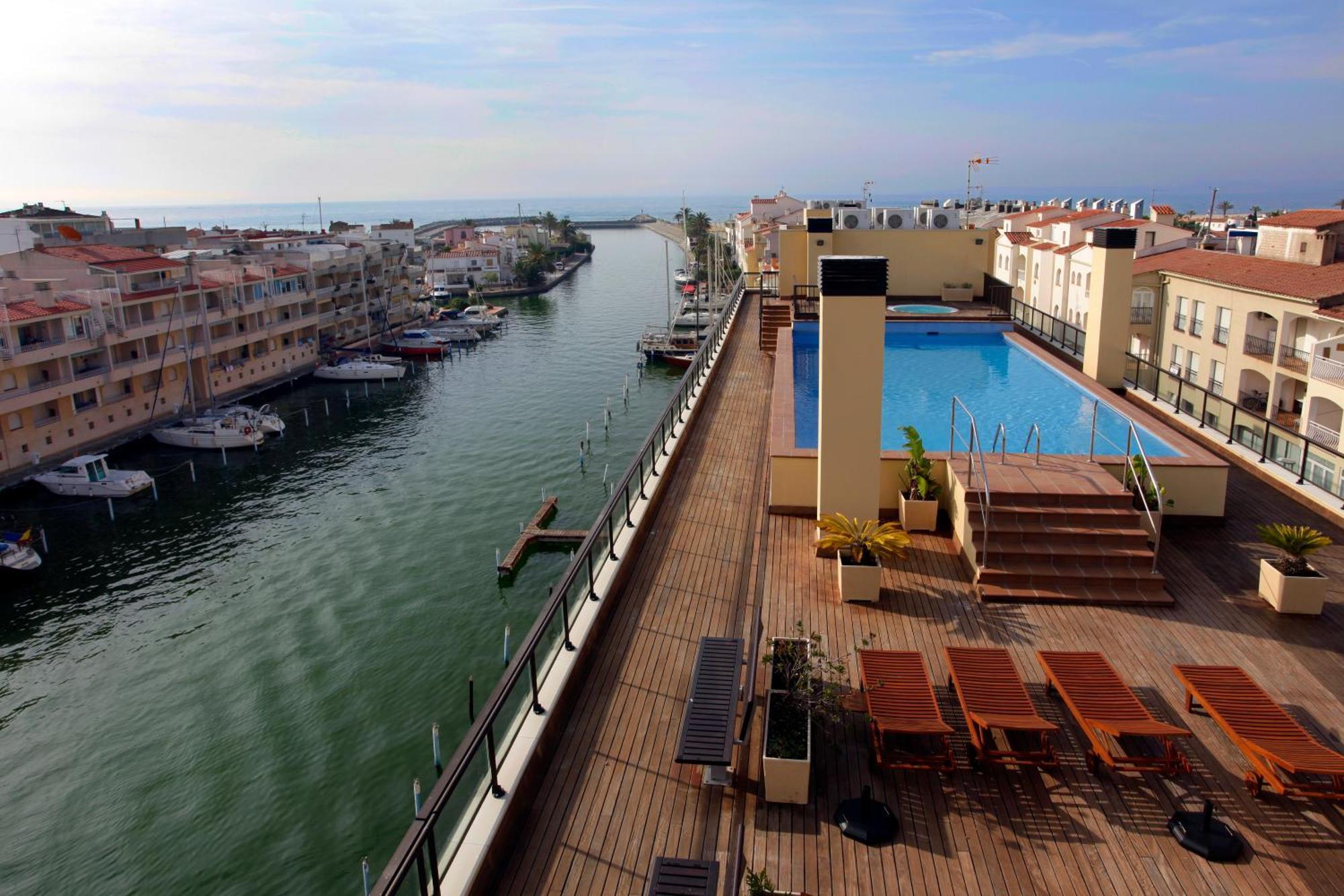 Pierre & Vacances Empuriabrava Marina Exteriör bild