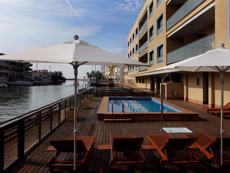 Pierre & Vacances Empuriabrava Marina Exteriör bild